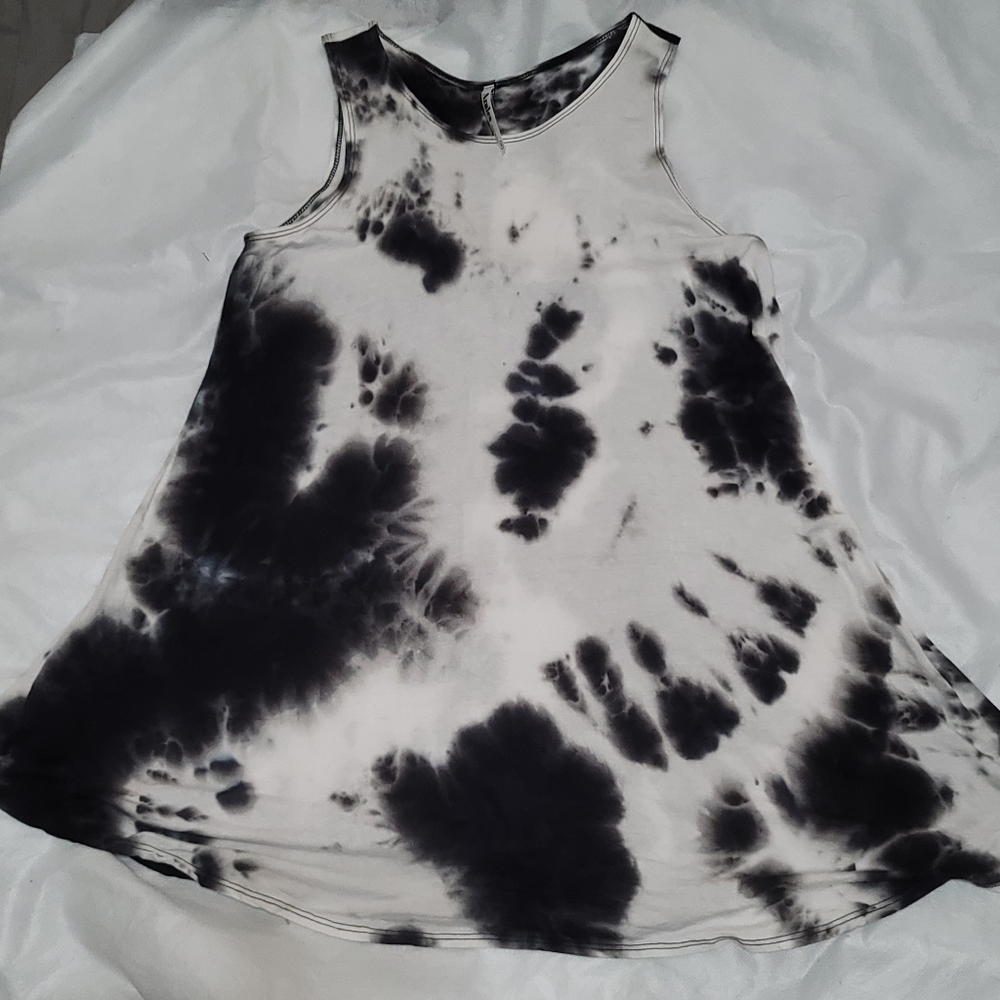 Great Condition Black/White Tye Dye A-Line Tank